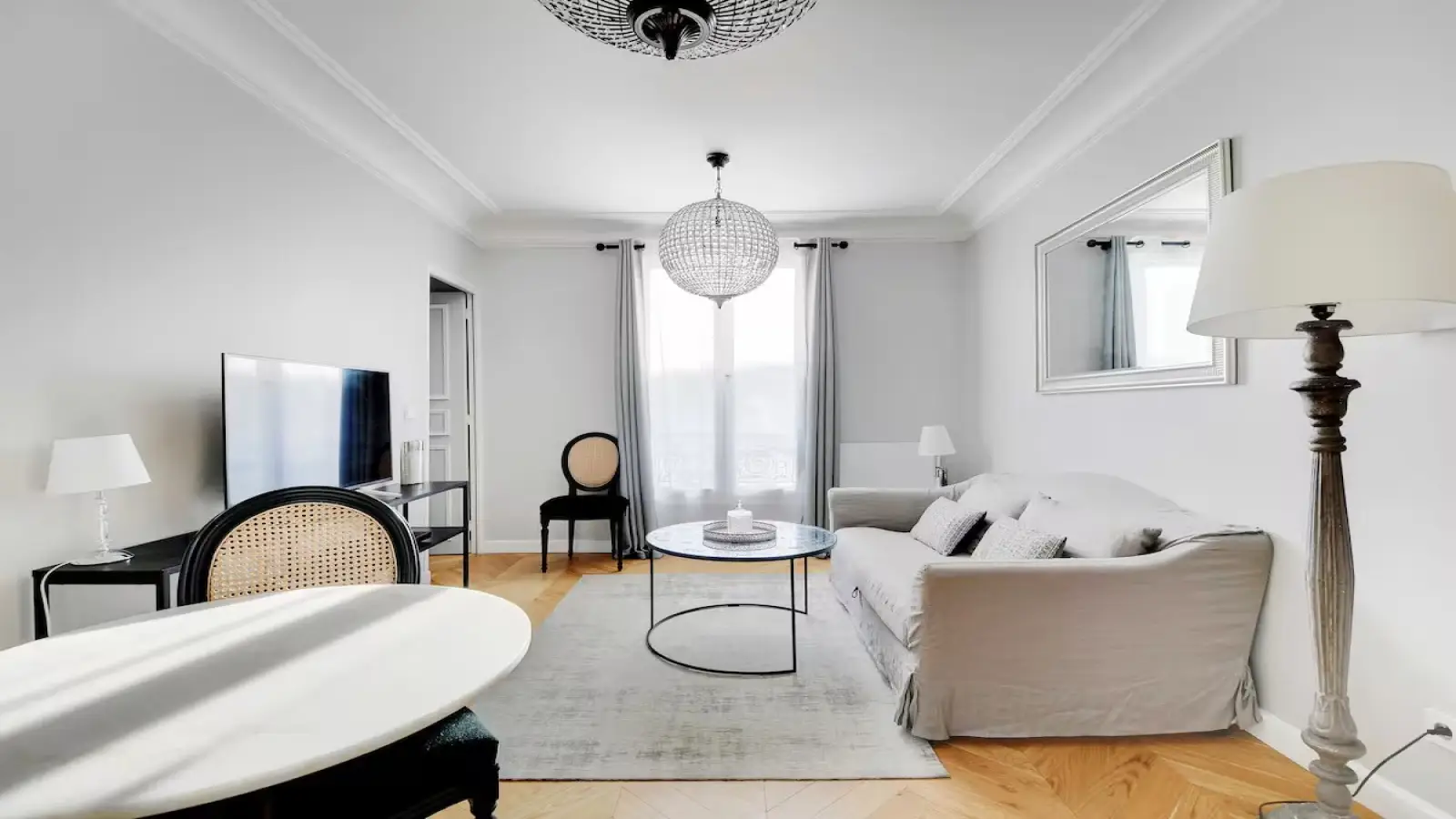 Appartement Rue des Belles Feuilles à Paris