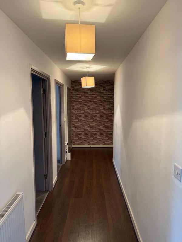 Room Wentworth Street in Greater London