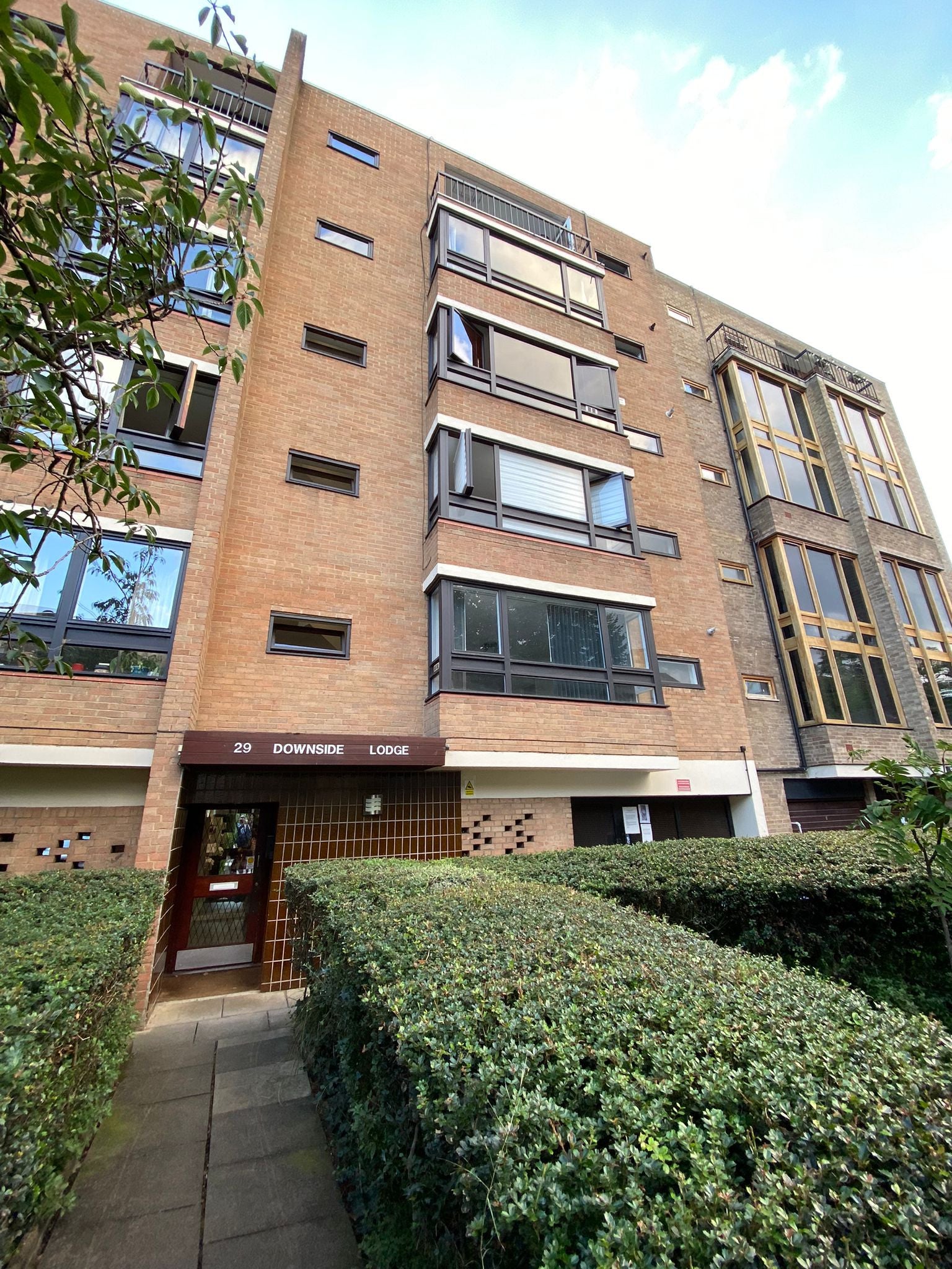 Flat Upper Park Road in Greater London