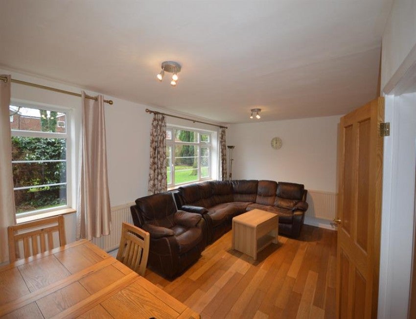 Flat Norfolk House in Trafford