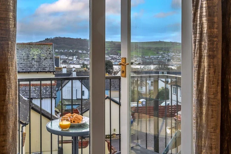 Flat Hermosa Road in Teignbridge
