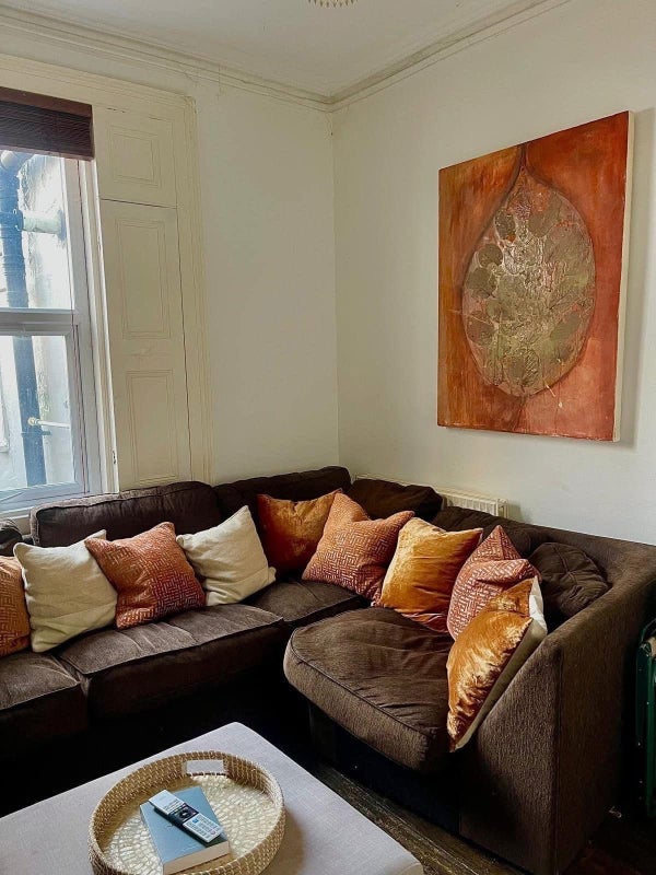 Room Hargwyne Street in Greater London