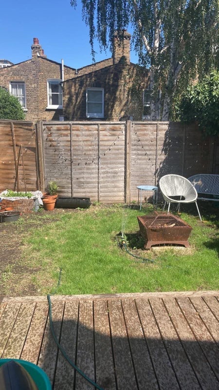 Room Hargwyne Street in Greater London