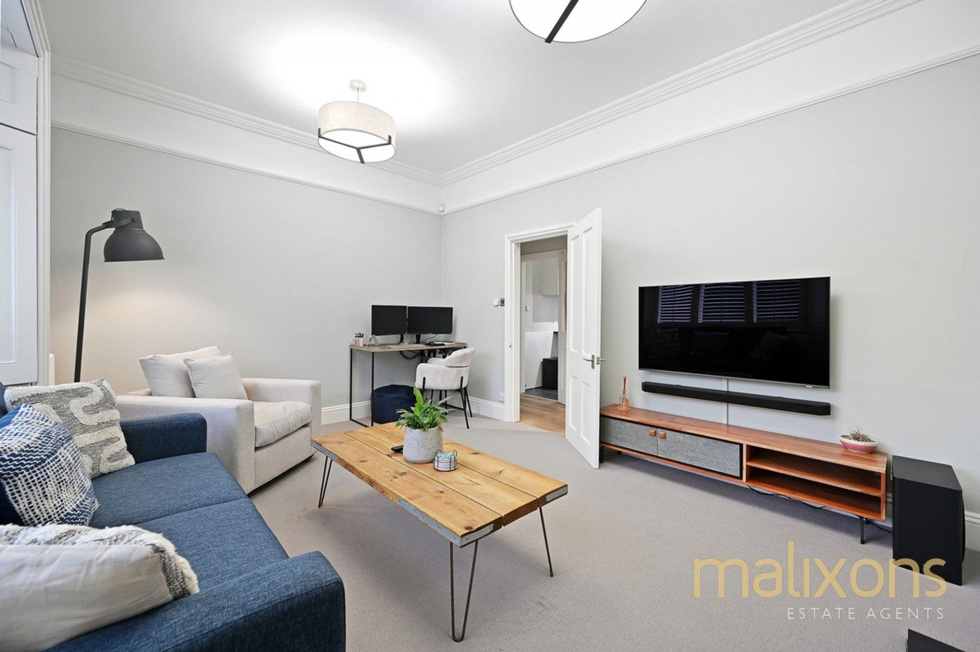 Flat Trinity Crescent in Greater London