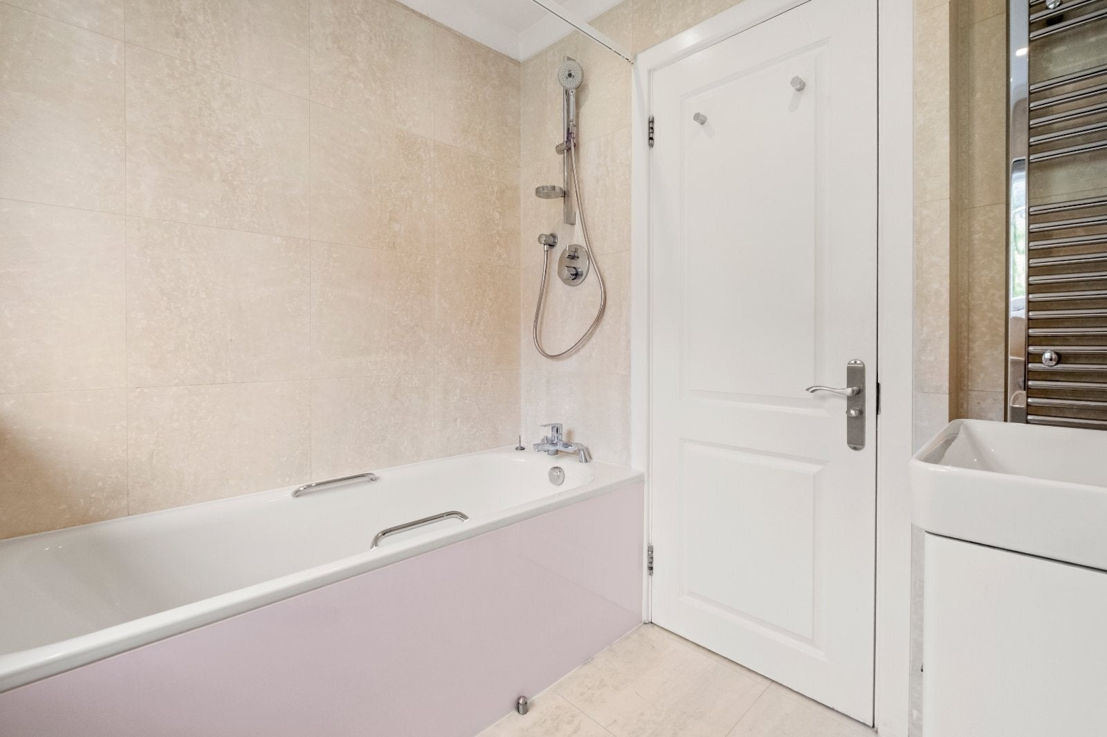 House Abingdon Villas in Greater London