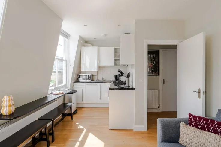 Flat Great Titchfield Street in City of Westminster