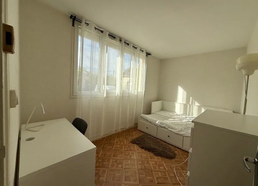 Flat Rue de l'Adjudant Velin in Tours
