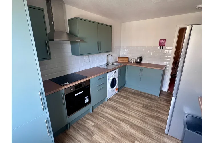 Flat Polwarth Gardens in City of Edinburgh