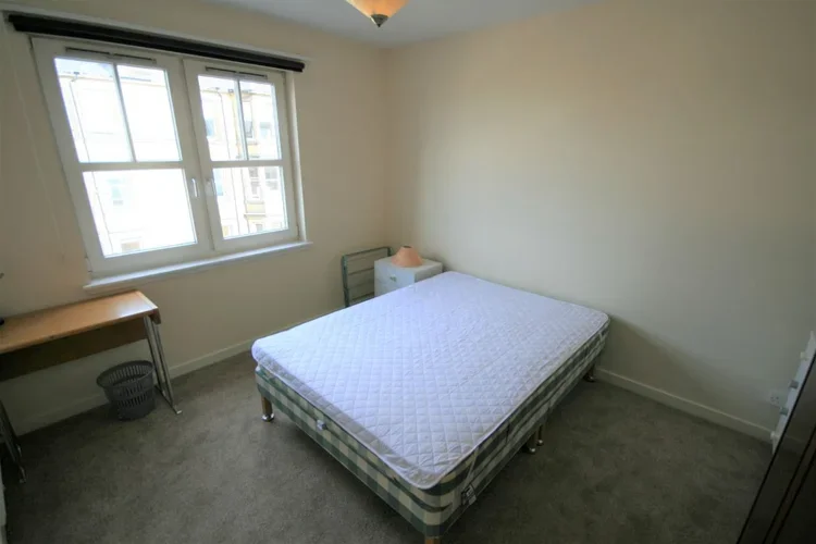 Flat Polwarth Gardens in City of Edinburgh