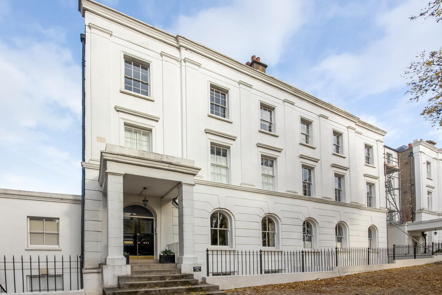 Flat Camberwell Grove in Greater London