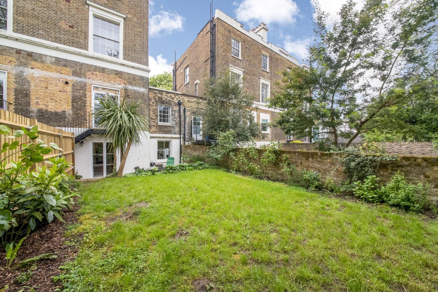 Flat Camberwell Grove in Greater London
