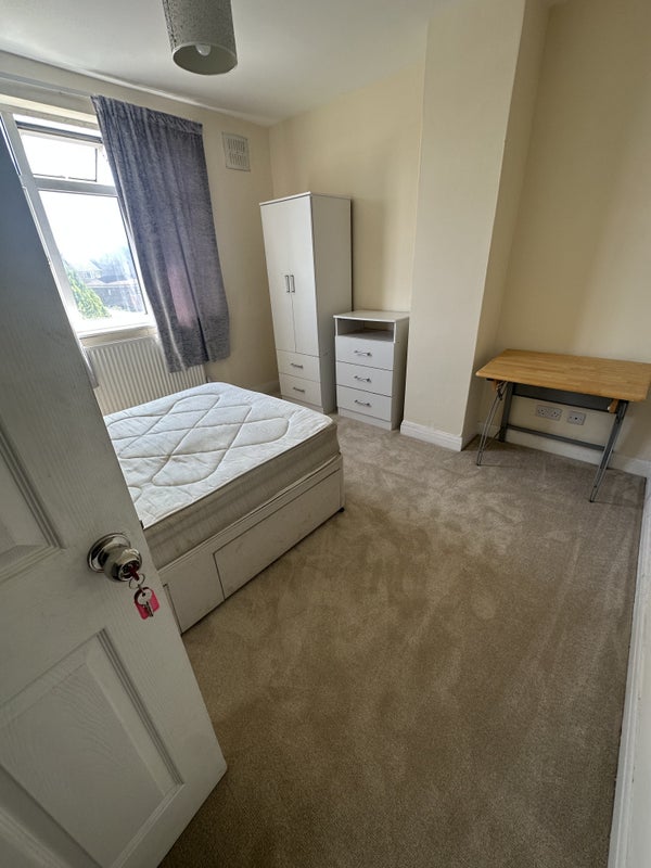 Room Filton Avenue in Bristol