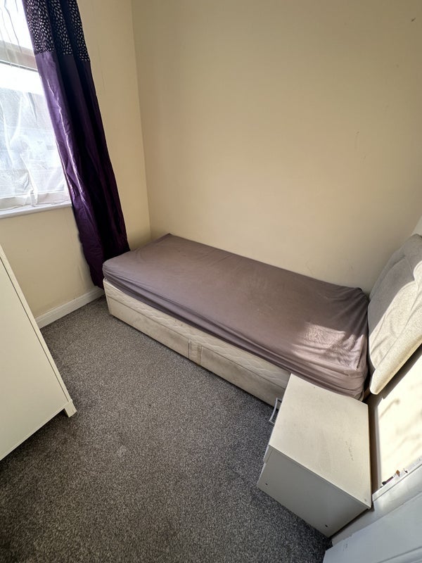 Room Filton Avenue in Bristol