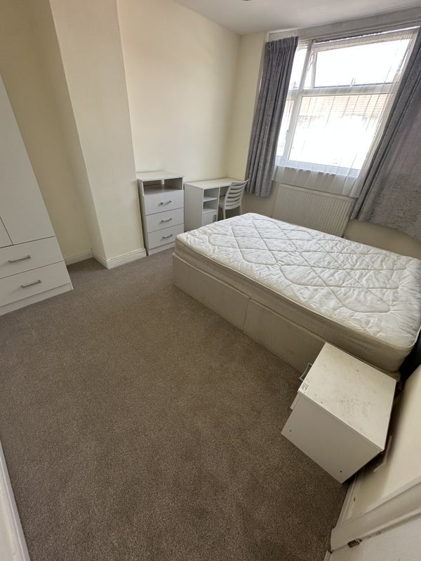 Room Filton Avenue in Bristol