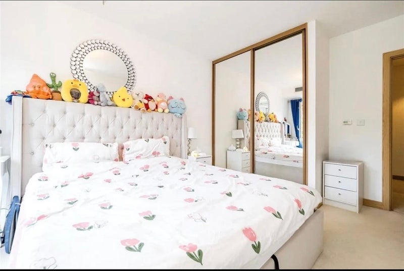 Room High Street in Greater London