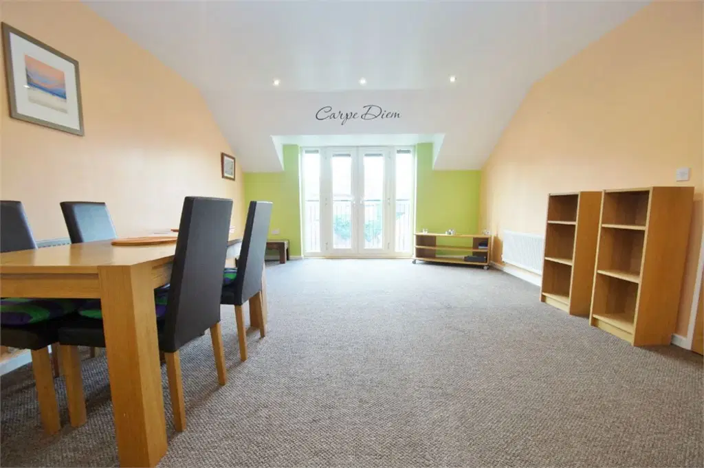 Flat Charles Warren Close in Rugby