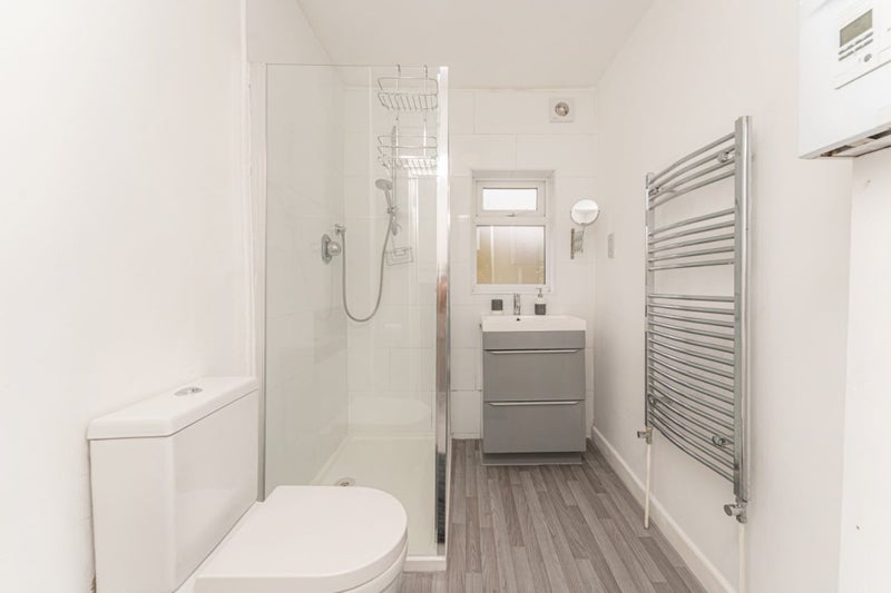 Room Blackstock Road in Greater London