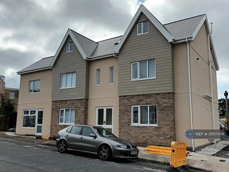 Flat Eversley Road in Swansea