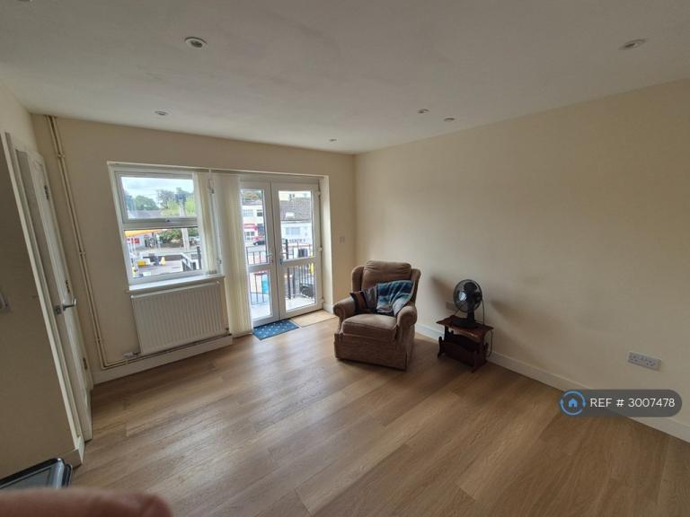 Flat Eversley Road in Swansea