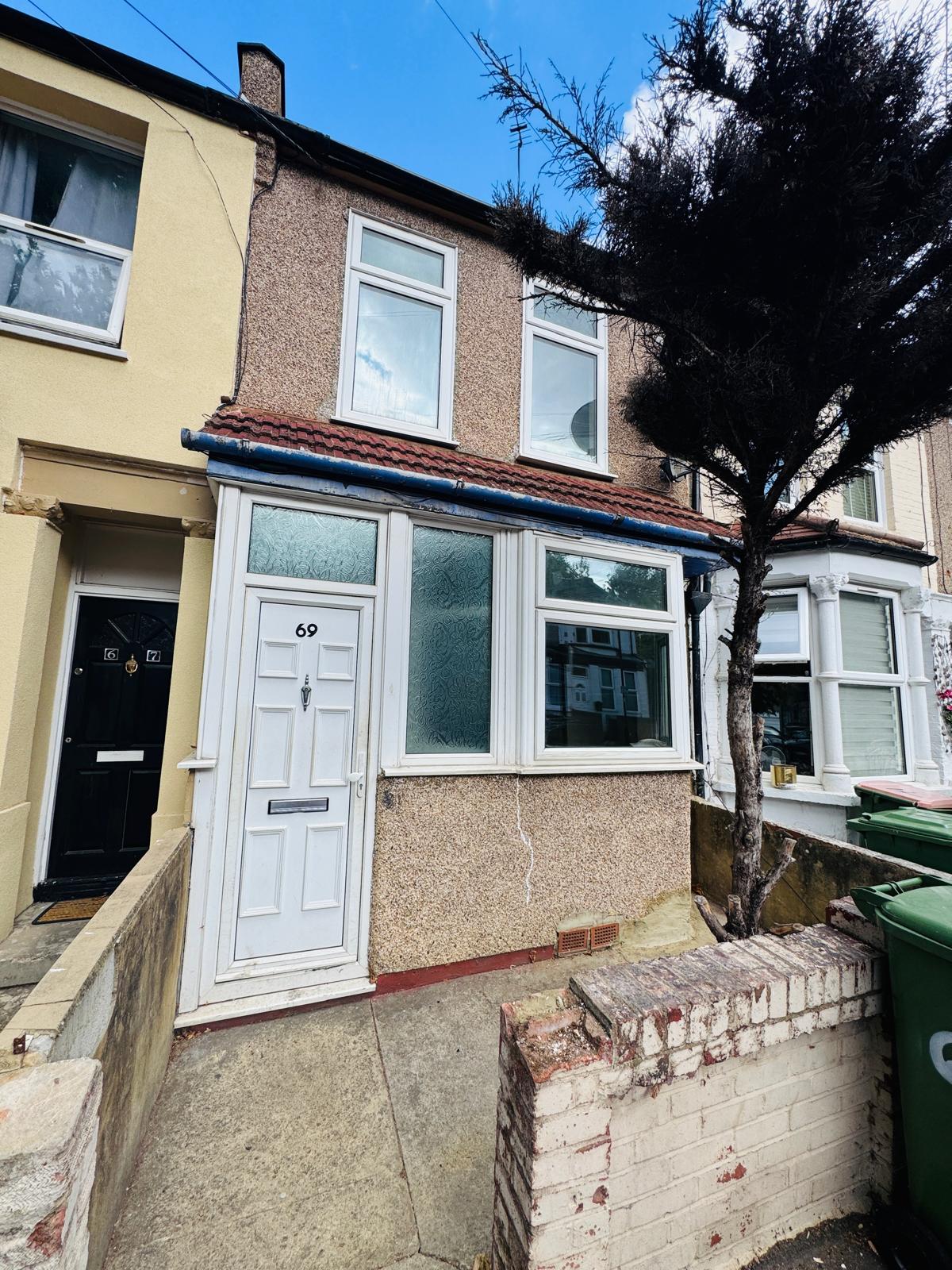 House Dore Avenue in Greater London