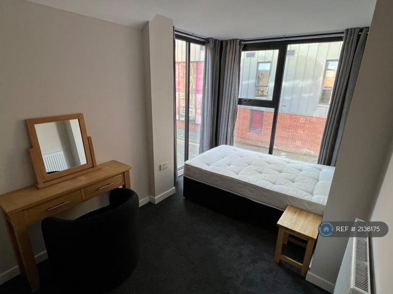 Flat Bridport Street in Liverpool