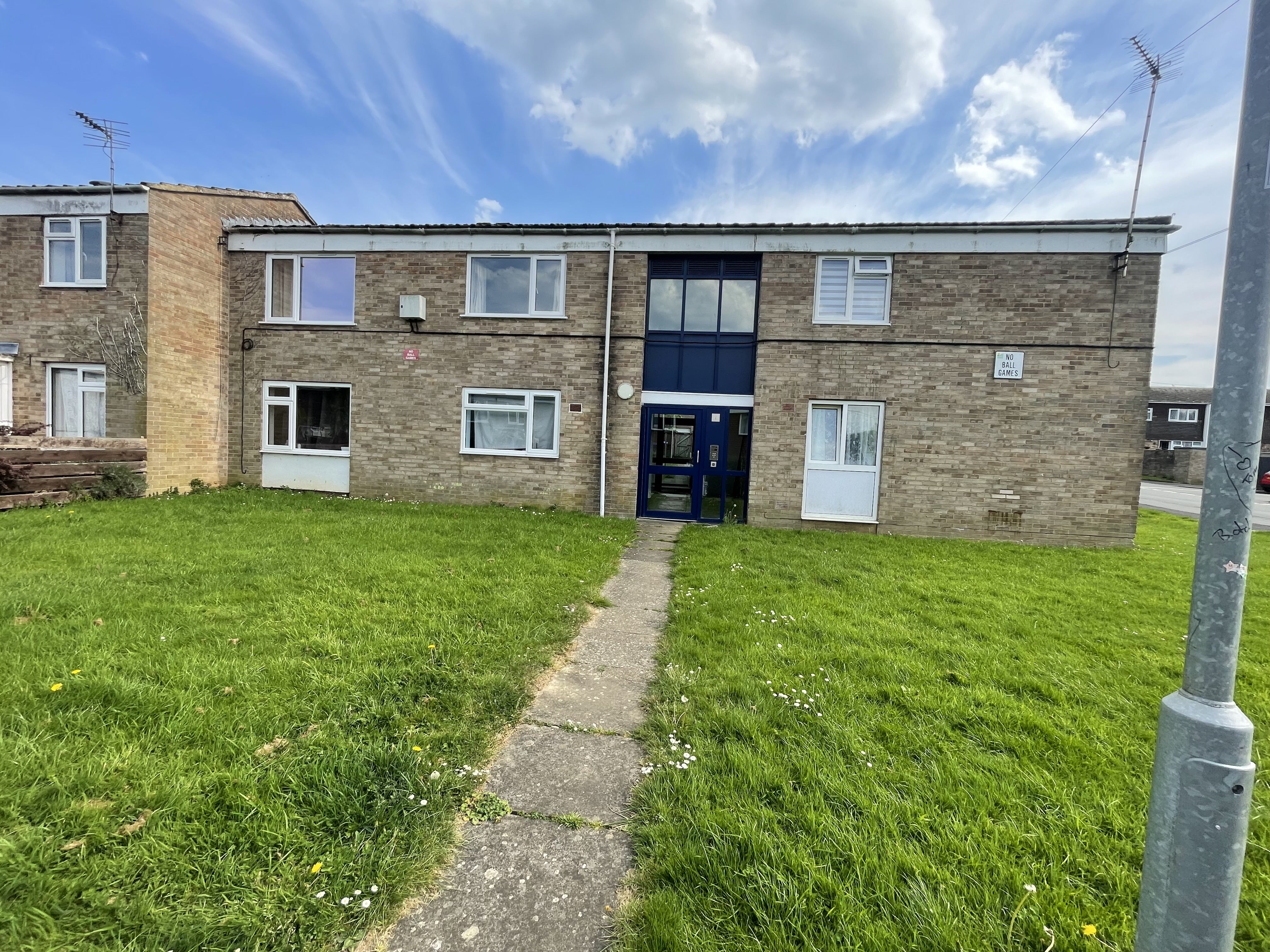 Flat Evans Close in Daventry