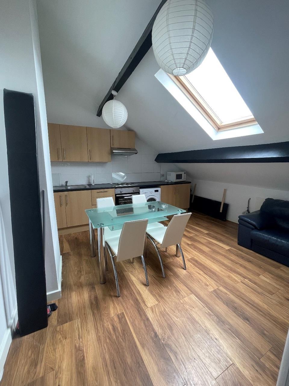 Flat Selby Road in Leeds