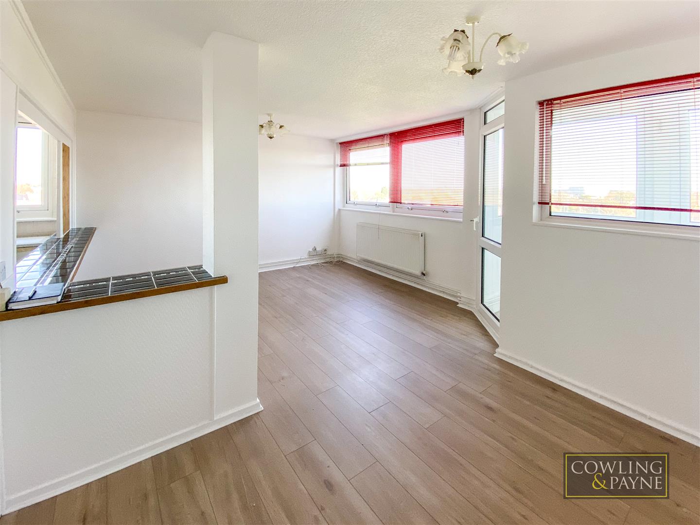 Flat Pantile Avenue in Southend-on-Sea