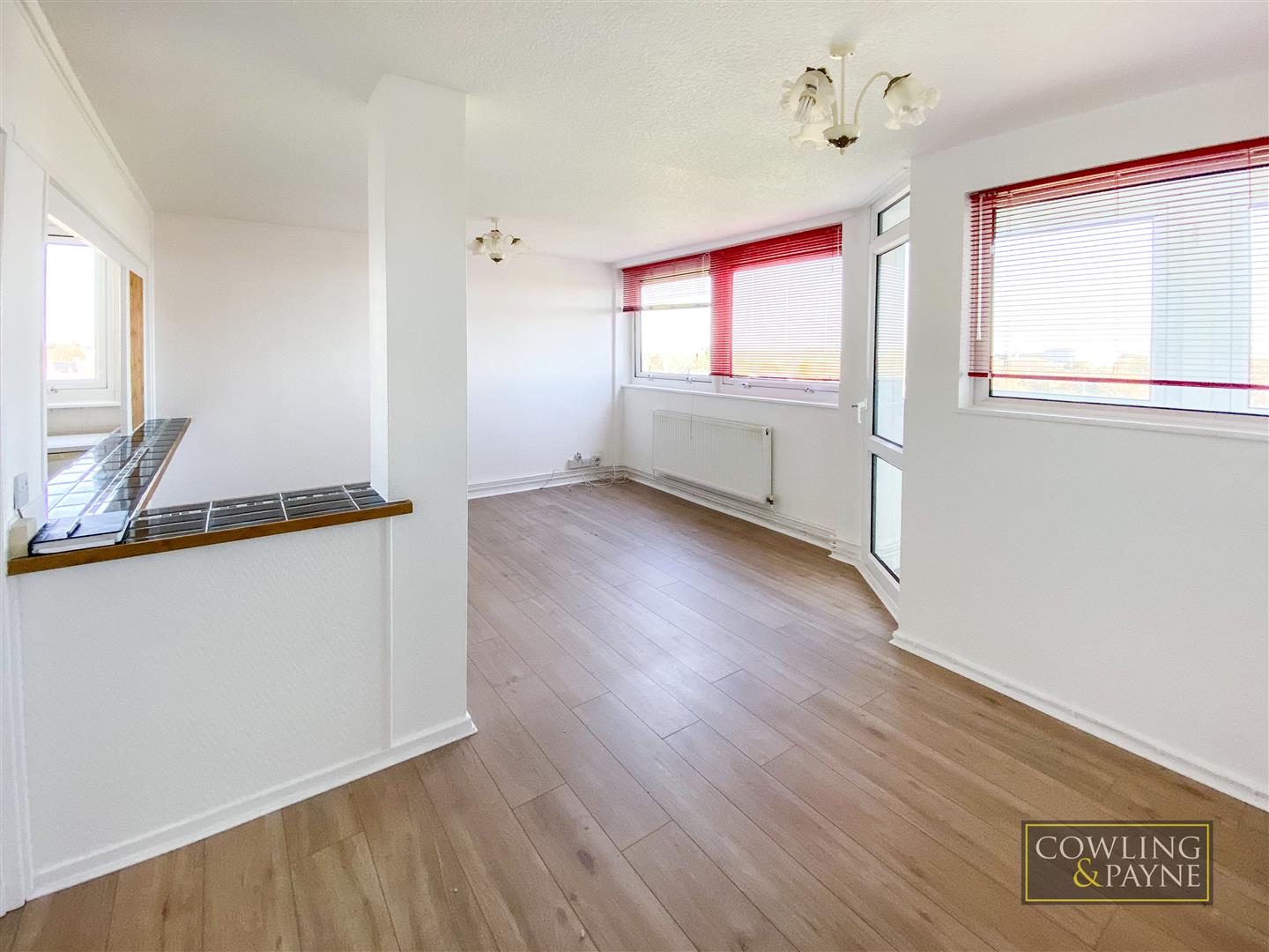 Flat Pantile Avenue in Southend-on-Sea