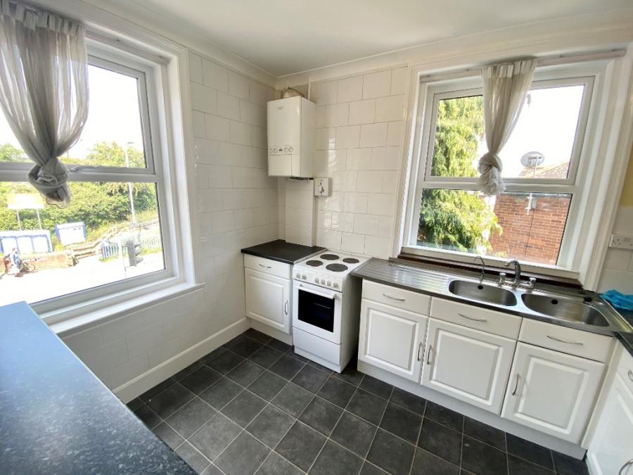 Flat Pinhoe Road in Exeter