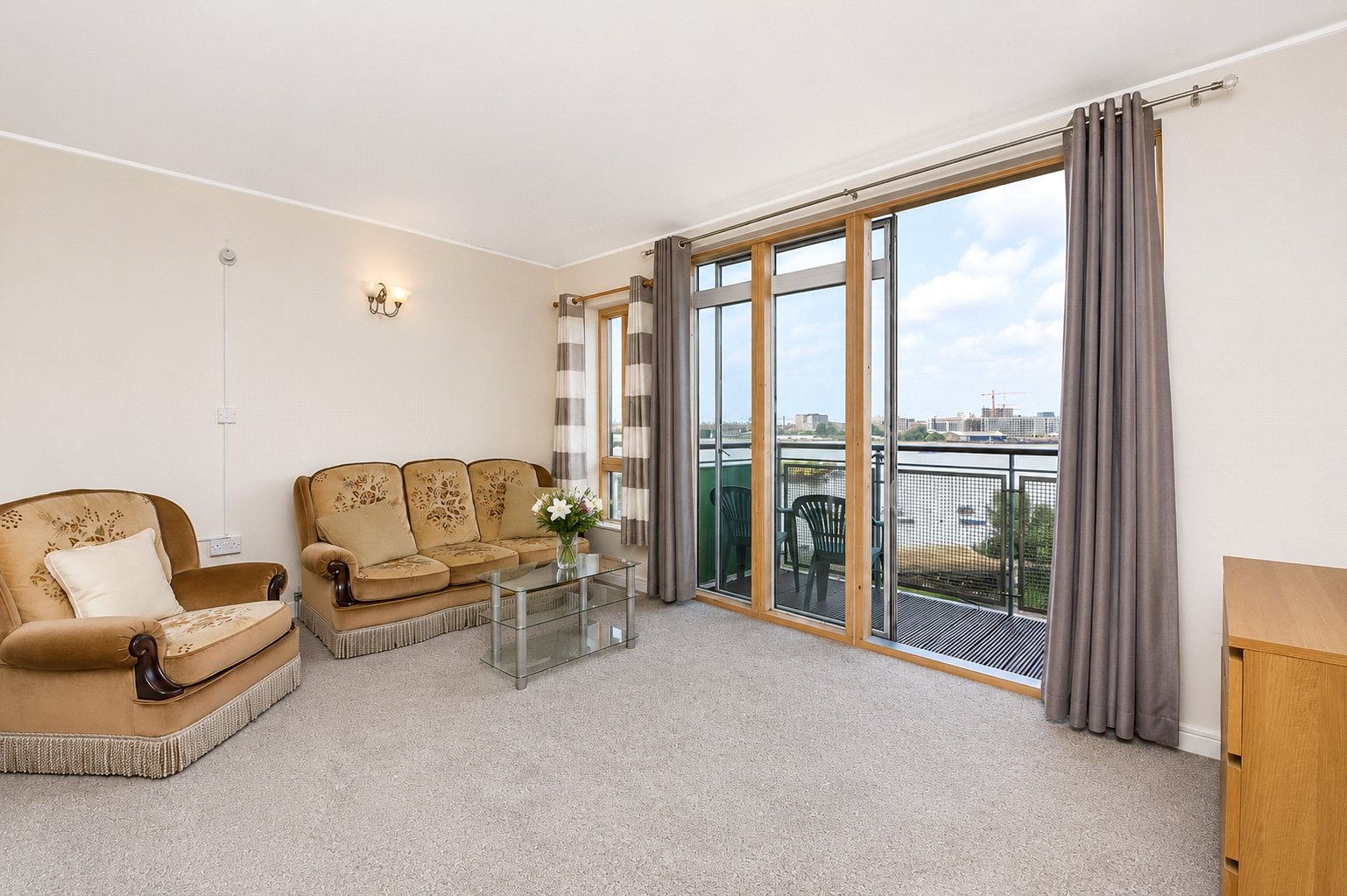 Flat John Harrison Way in Greater London