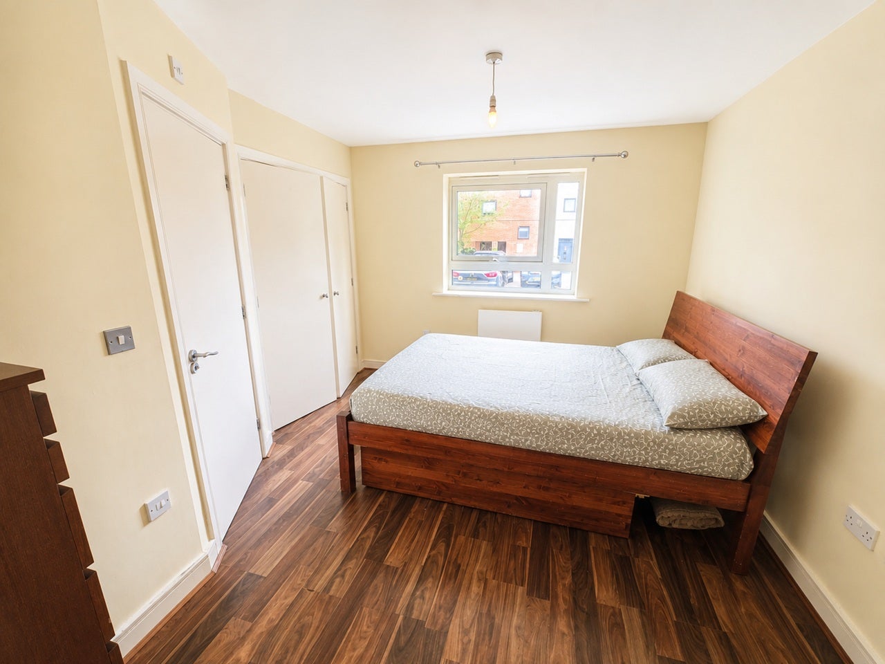 Flat Highfield Close in Greater London
