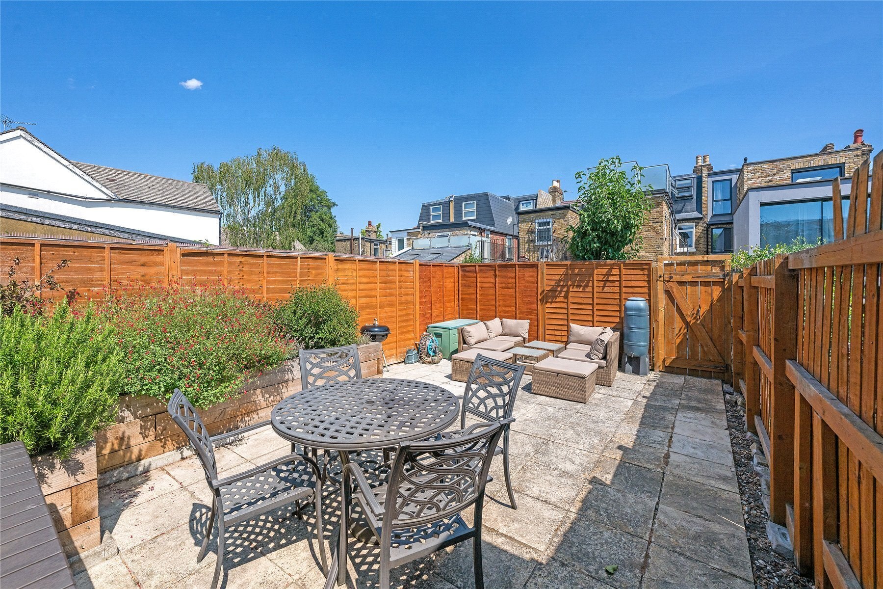 Flat Merton Road in Greater London