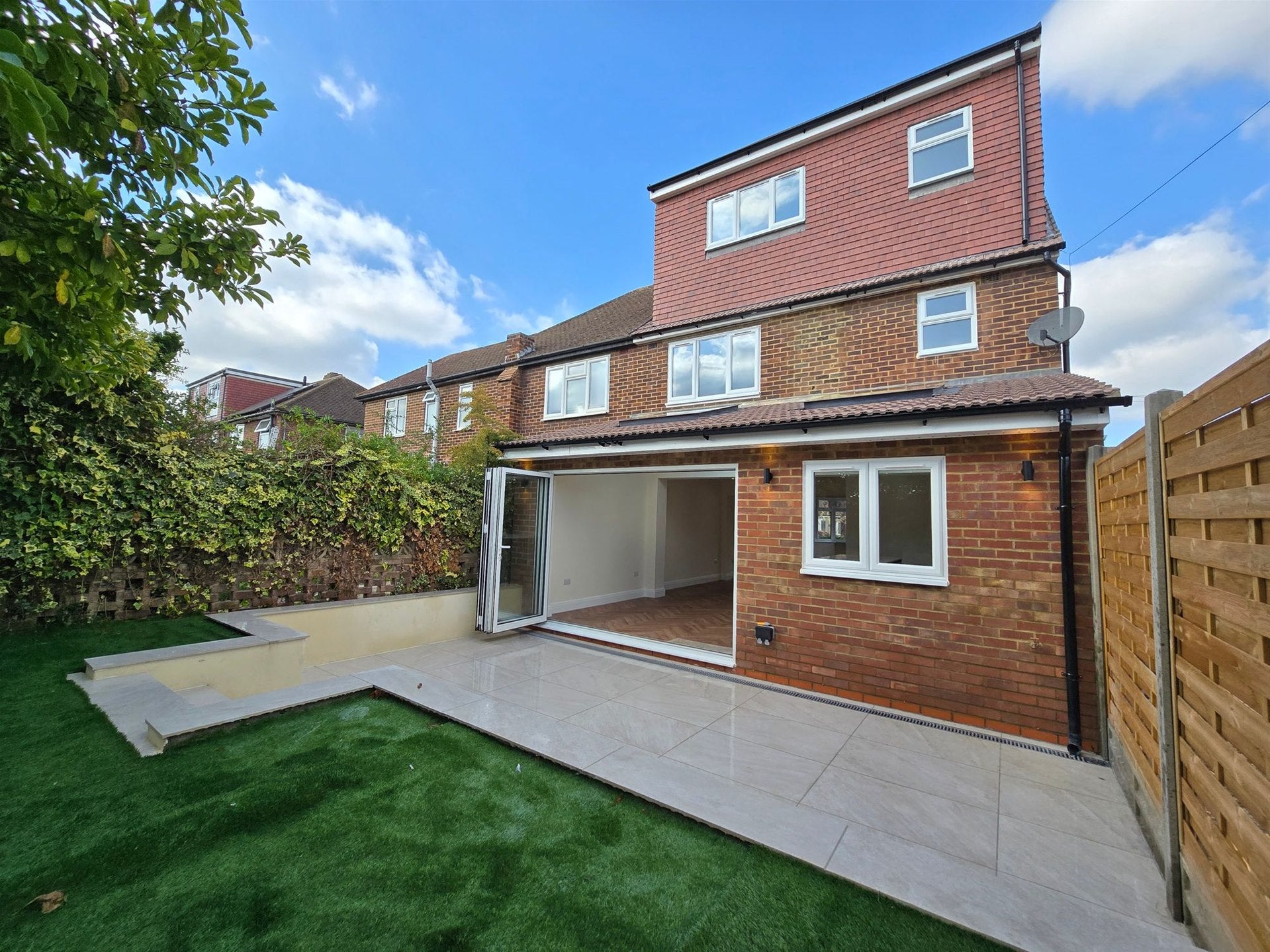 House Harefield Road in Greater London