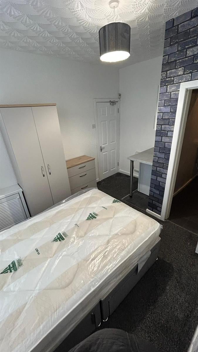 Room Wykeham Street in Liverpool