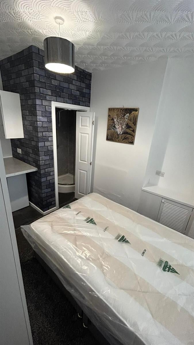 Room Wykeham Street in Liverpool