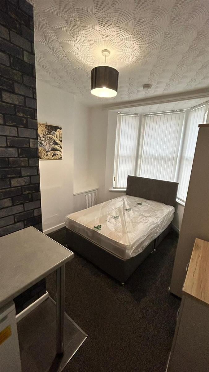 Room Wykeham Street in Liverpool