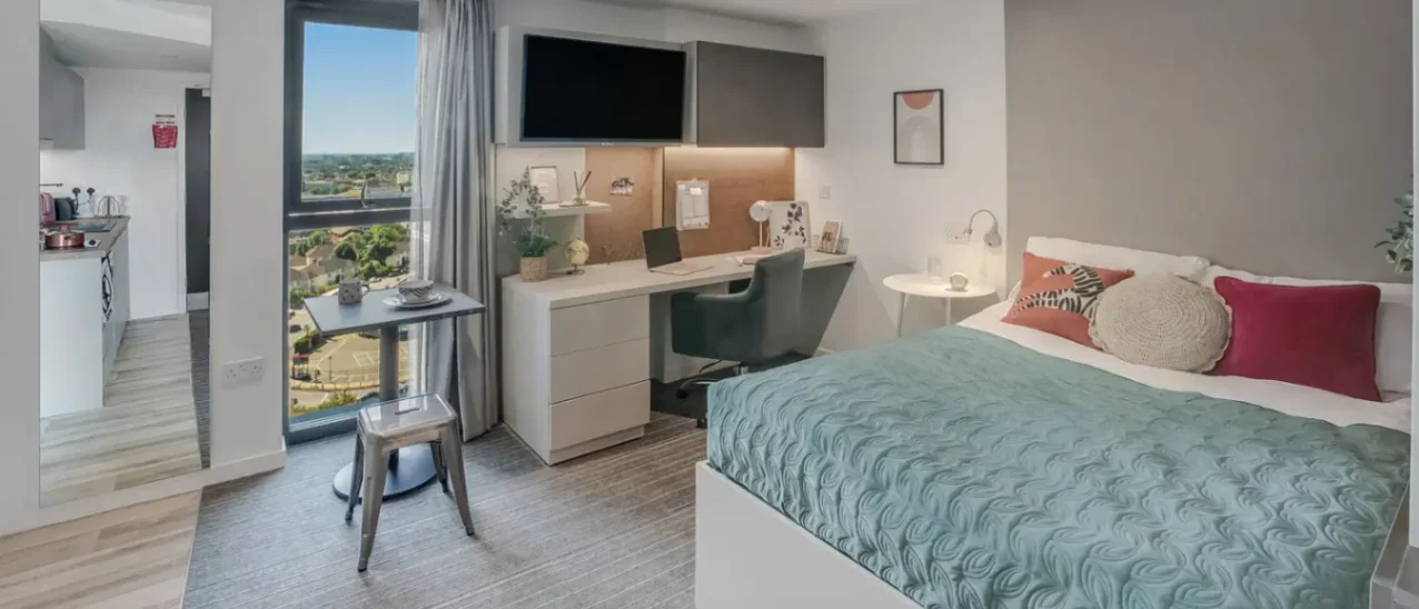 Room Victoria Road in Greater London