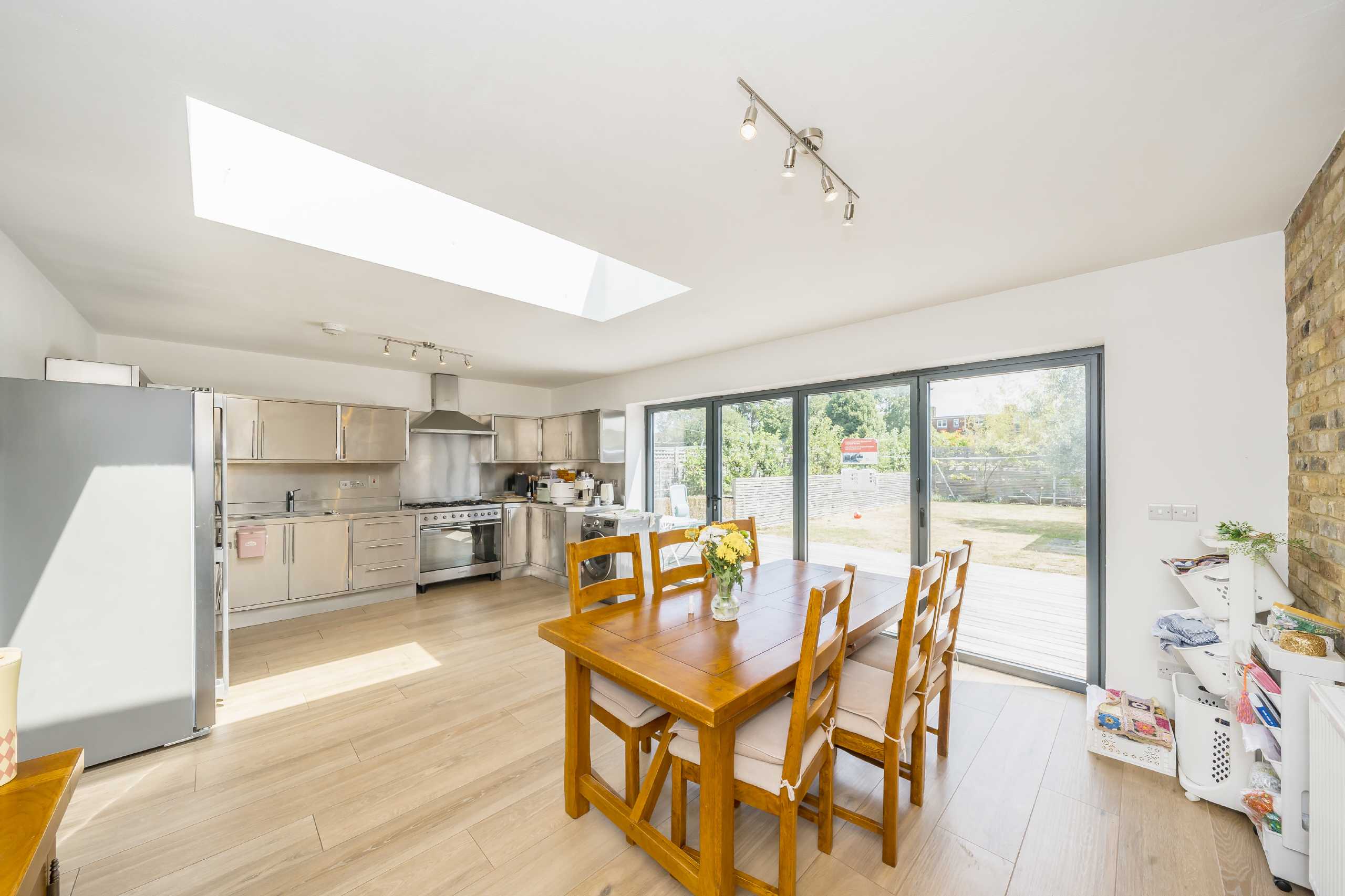 House Haynt Walk in Greater London