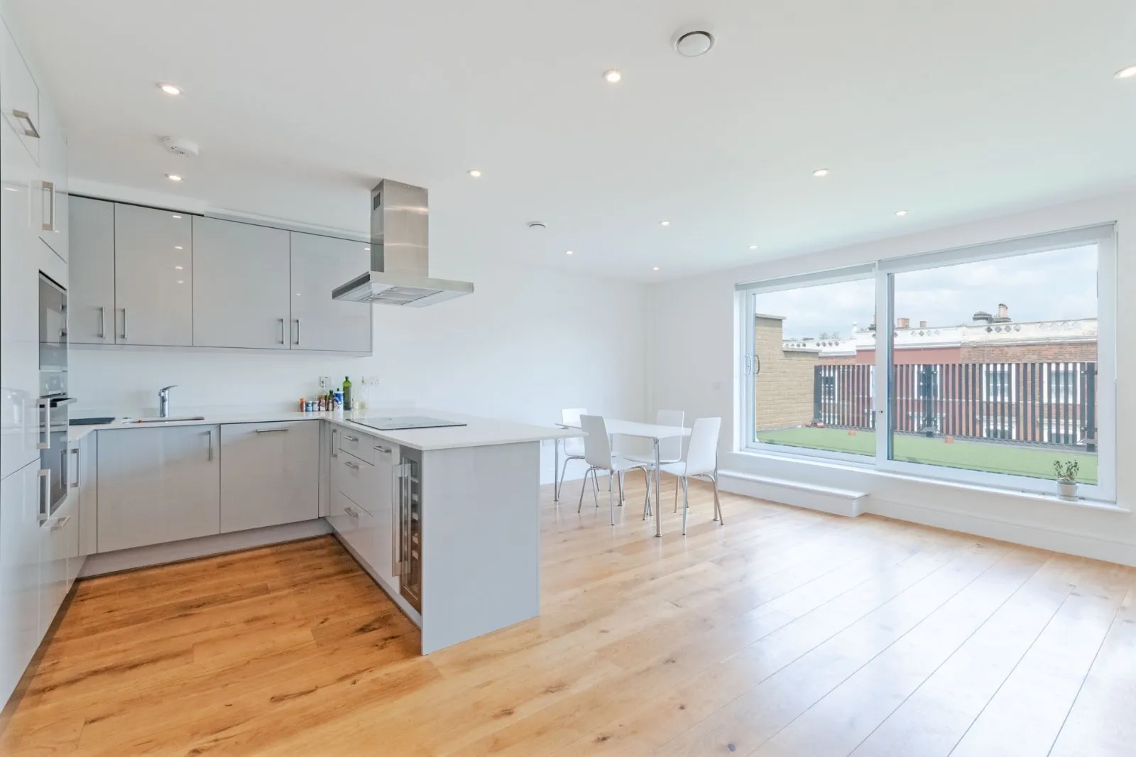 Flat Drakes Courtyard in Greater London