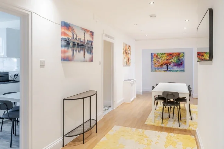 Flat Queensway in City of Westminster