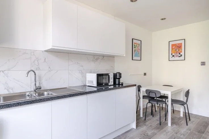 Flat Queensway in City of Westminster