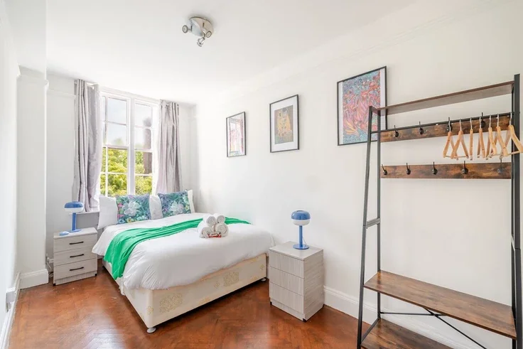 Flat Queensway in City of Westminster