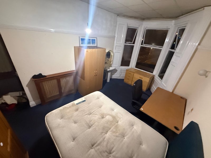 Room Cross Vale Road in Sunderland