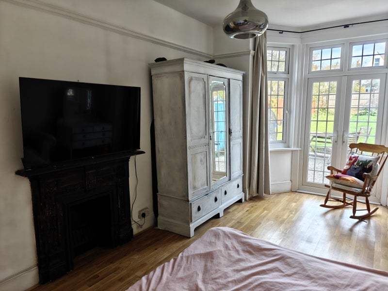 Flat Tankerville Road in Greater London