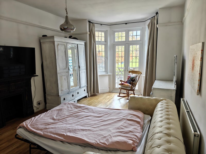 Flat Tankerville Road in Greater London