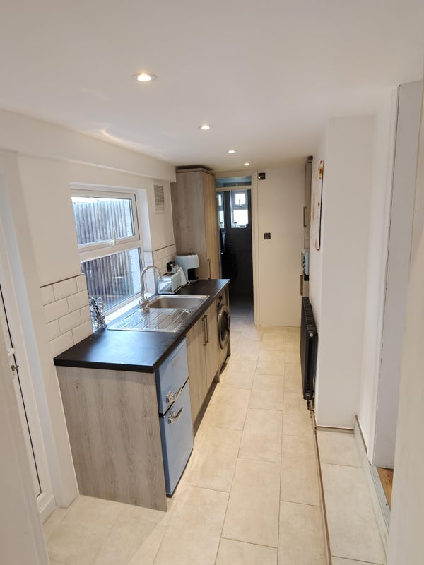 Flat Tankerville Road in Greater London