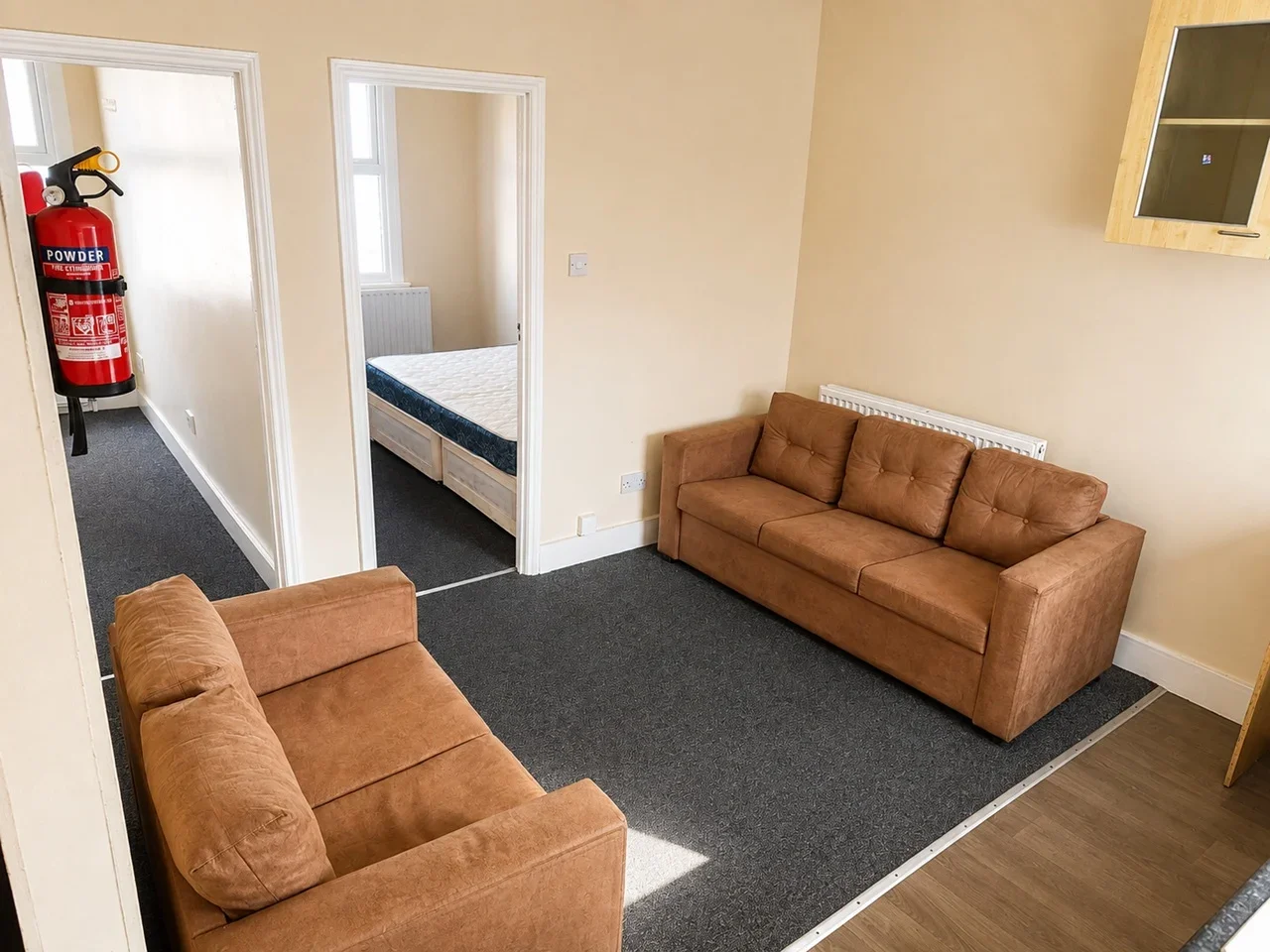 Flat Buckingham Road in Greater London