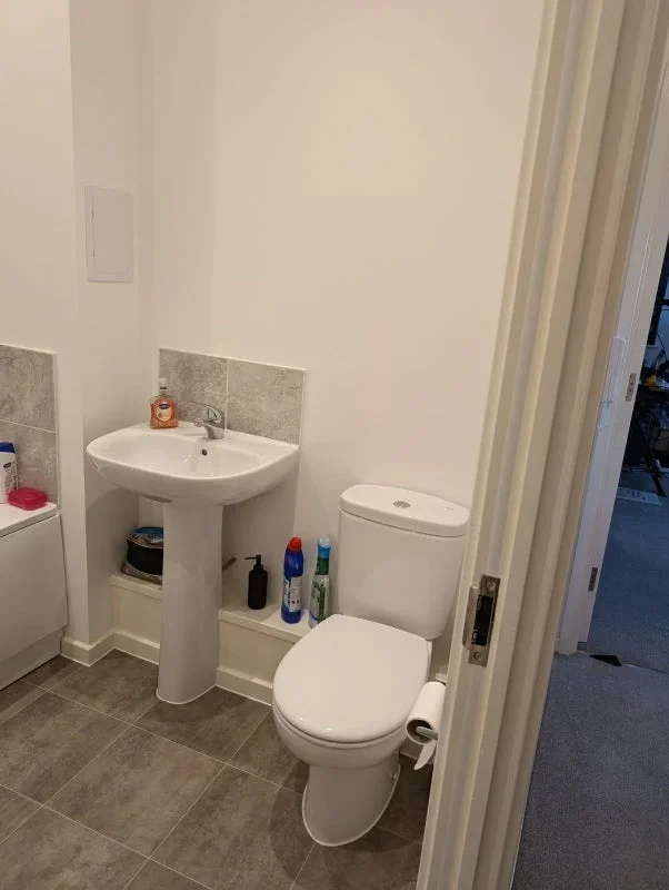 Room Sayers Way in Greater London