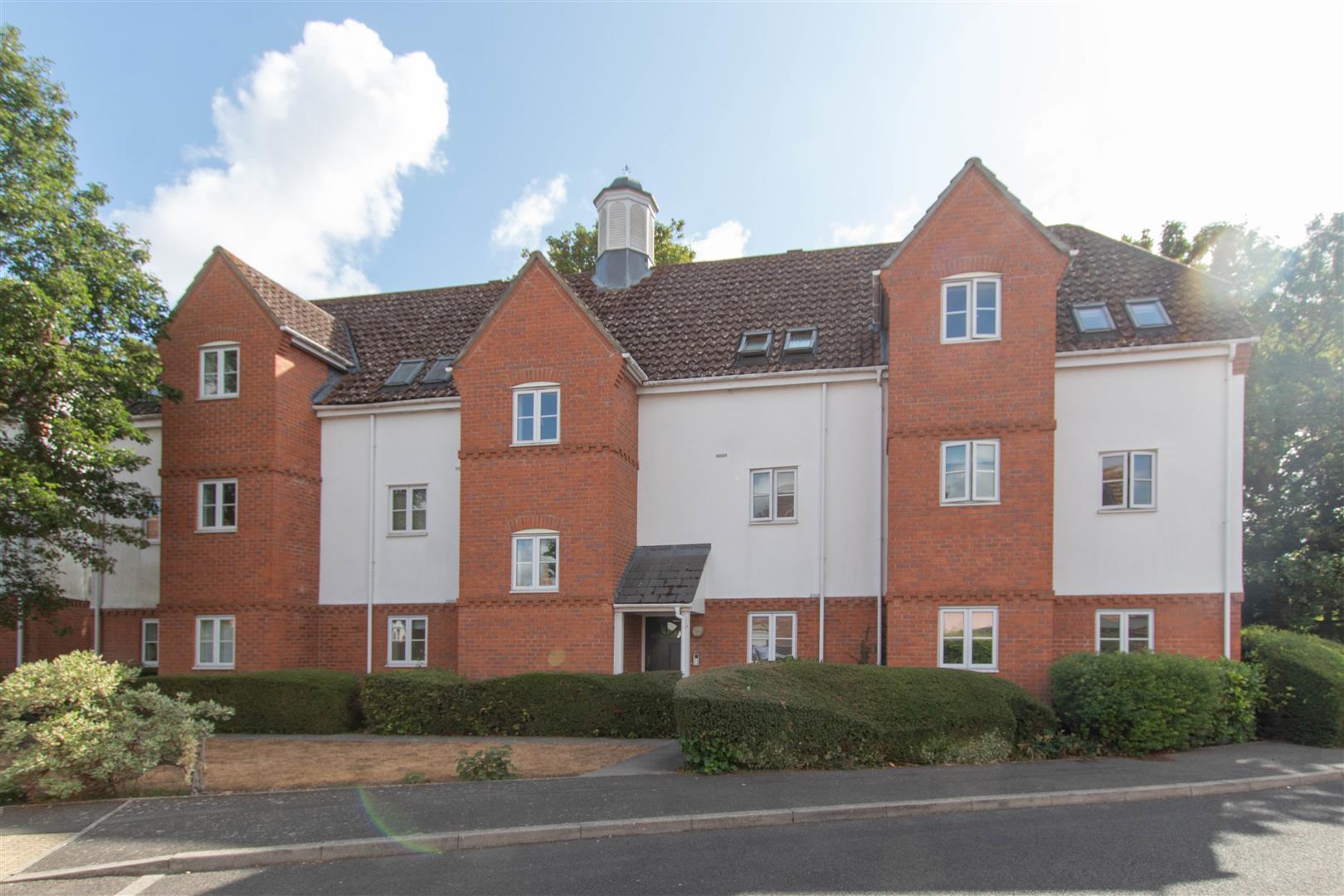Flat Manor Farm Close in West Suffolk